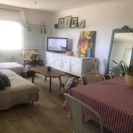 Charming Near With Private Pool